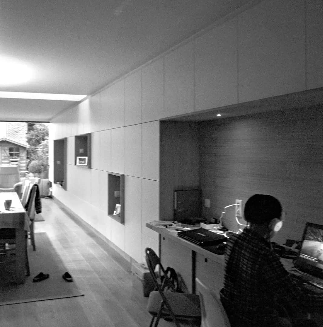 Projet d'extension intégrant un mobilier sur mesure par N8 Architecture