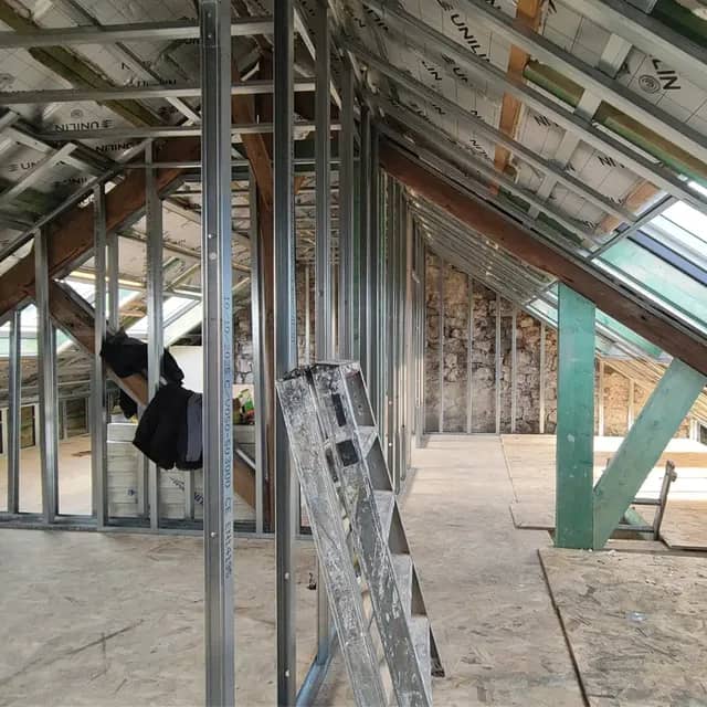 Chantier, début du second oeuvre dans les combles