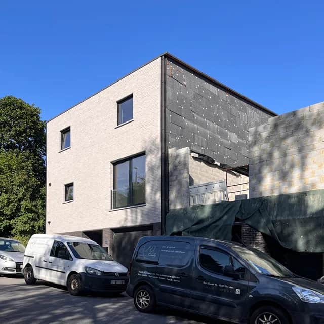 Extérieur de la maison en cours de cosntruction